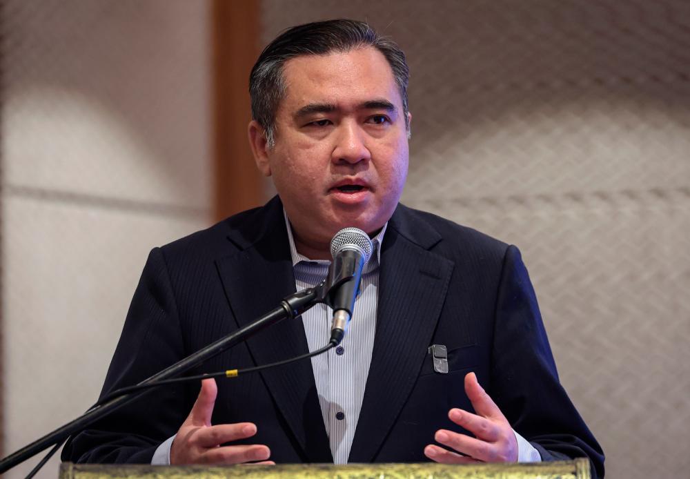 PETALING JAYA, Nov 14 -- Transport Minister Anthony Loke delivers a keynote address at the Women’s Safety in Transit and Transport Industry Opening Ceremony today.-- fotoBERNAMA (2023) COPYRIGHT RESERVED