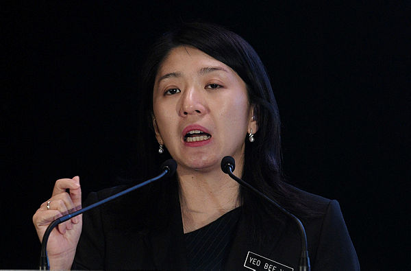 Energy, Science, Technology, Environment and Climate Change Minister Yeo Bee Yin speaking at the inaugural 5-In-1 Power and Energy Asia Series exhibition in Kuala Lumpur today. — Bernama