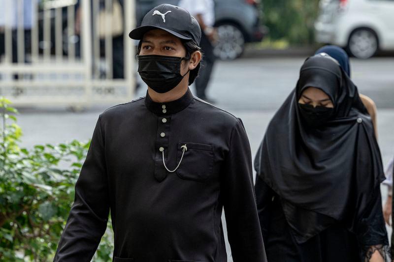 Zaim Ikhwan Zahari and his wife Ismanira Abdul Manaf - BERNAMApix