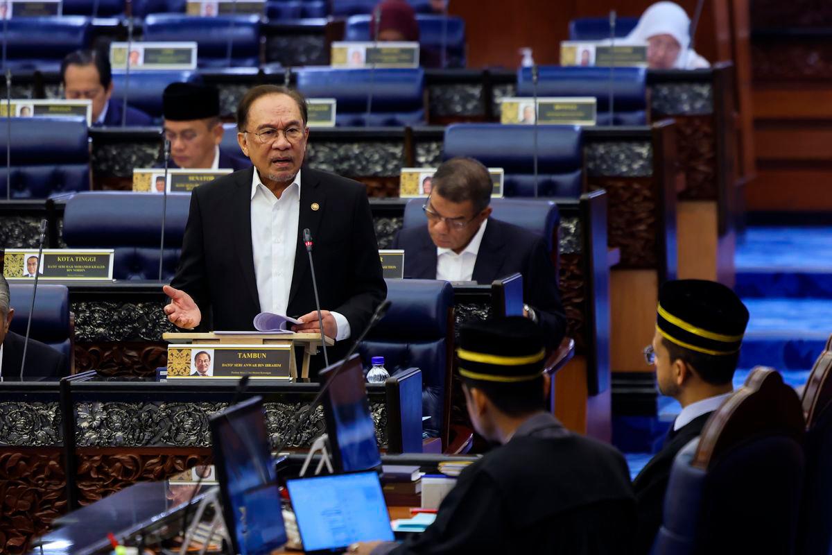 Perdana Menteri Datuk Seri Anwar Ibrahim - Bernamapix