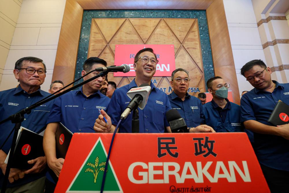 KUALA LUMPUR, 2 Nov -- Malaysian People’s Movement Party (Gerakan) President Datuk Dr Dominic Lau Hoe Chai spoke at the Gerakan Party Candidate Announcement Ceremony for the 15th General Election at Menara PGRM today. BERNAMAPIX