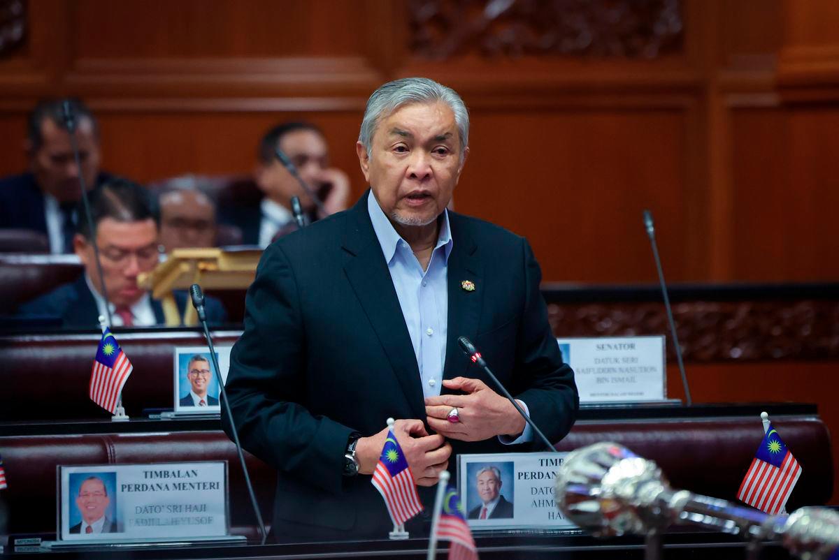 Deputy Prime Minister and Minister of Rural and Regional Development, Datuk Seri Dr Ahmad Zahid Hamidi, during the Second Meeting of the Fourth Session of the 15th Parliament at the Dewan Negara sitting in the Parliament Building today. – BERNAMA