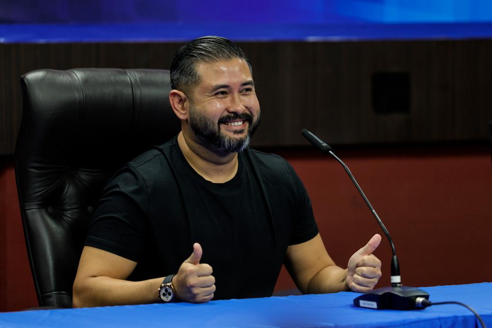 KUALA LUMPUR, March 18 -- Tunku Crown Prince of Johor Tunku Ismail Sultan Ibrahim who is also the owner of Johor Darul Ta’zim Football Club (JDT) agreed to attend a press conference after the Inauguration Ceremony of the National Stadium Turf Replacement Project in Bukit Jalil, today. BERNAMAPIX