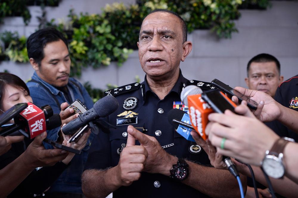 Bukit Aman Narcotics Criminal Investigation Department director Datuk Mohd Khalil Kader Mohd speaks to reporters after launching the Narcotic Airport Division at KLIA today. - Bernama
