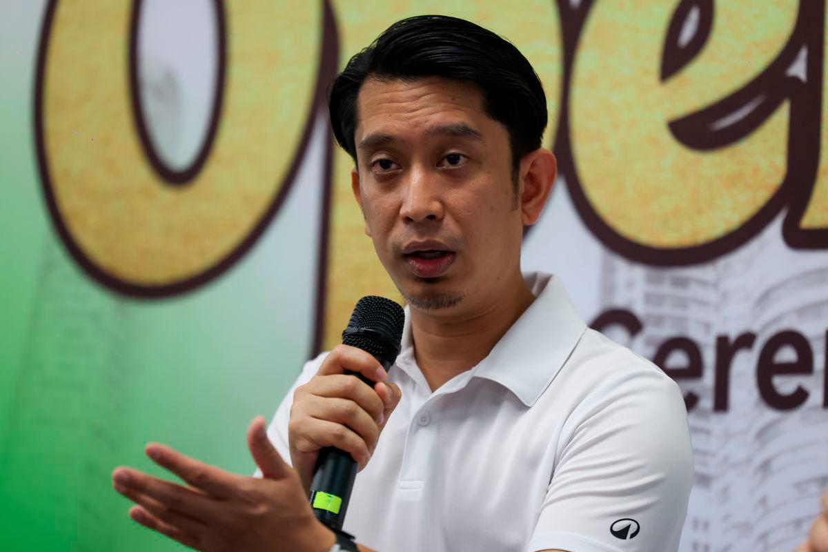 Deputy Minister of Youth and Sports, Adam Adli, delivers a speech during the opening ceremony of the Eco Lifestyle Med Health showroom and office at Wisma Hong Leong today. – BERNAMA