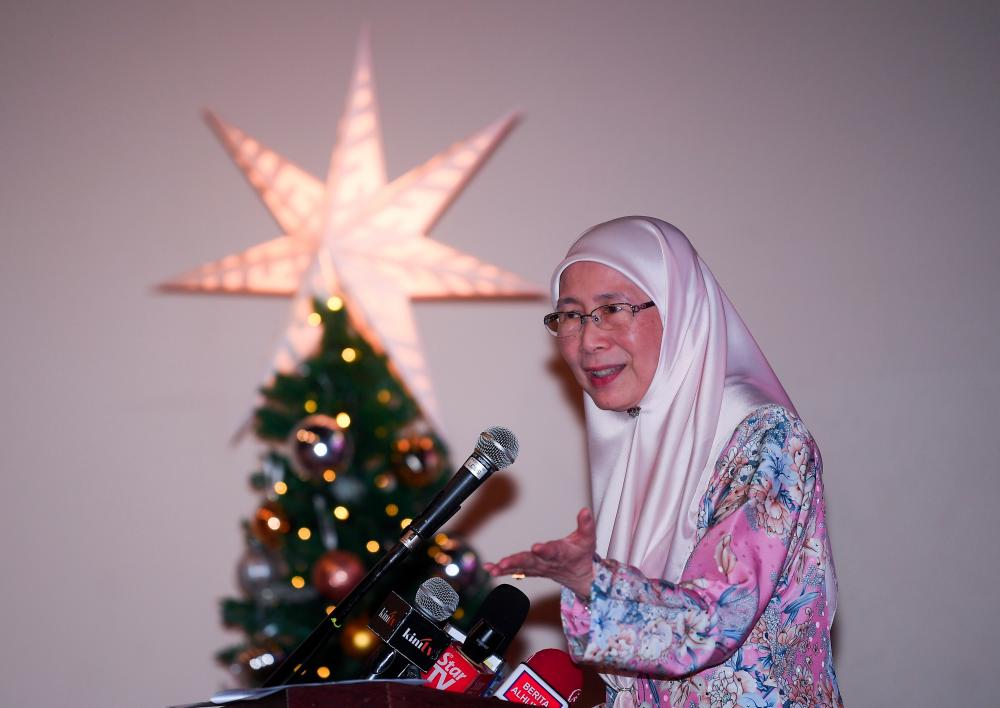 Deputy Prime Minister Datuk Seri Dr Wan Azizah Wan Ismail giving a speech during a Christmas Day Hi-Tea Reception at Luther Centre , Petaling Jaya on Dec 25, 2018. — Bernama