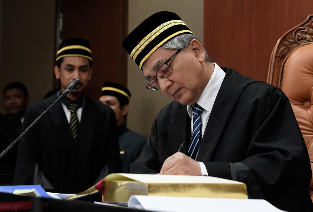 Dewan Rakyat Speaker Datuk Mohamad Ariff Md Yusof. — Bernama