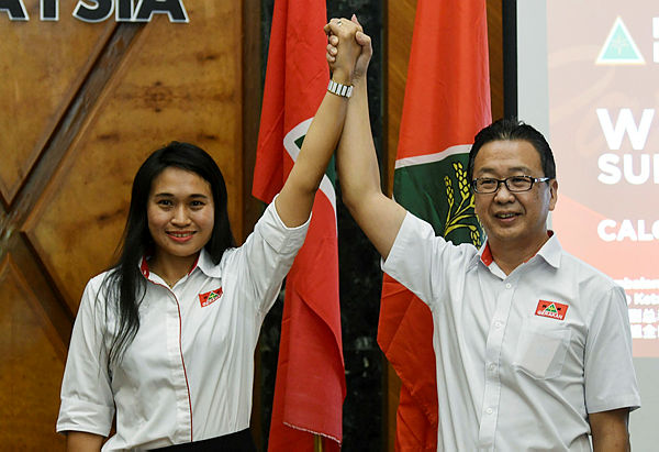 Gerakan deputy secretary-general Wendy Subramaniam (left), together with Gerakan president Datuk Dr Dominic Lau Hoe Chai at PGRM Tower today. — Bernama