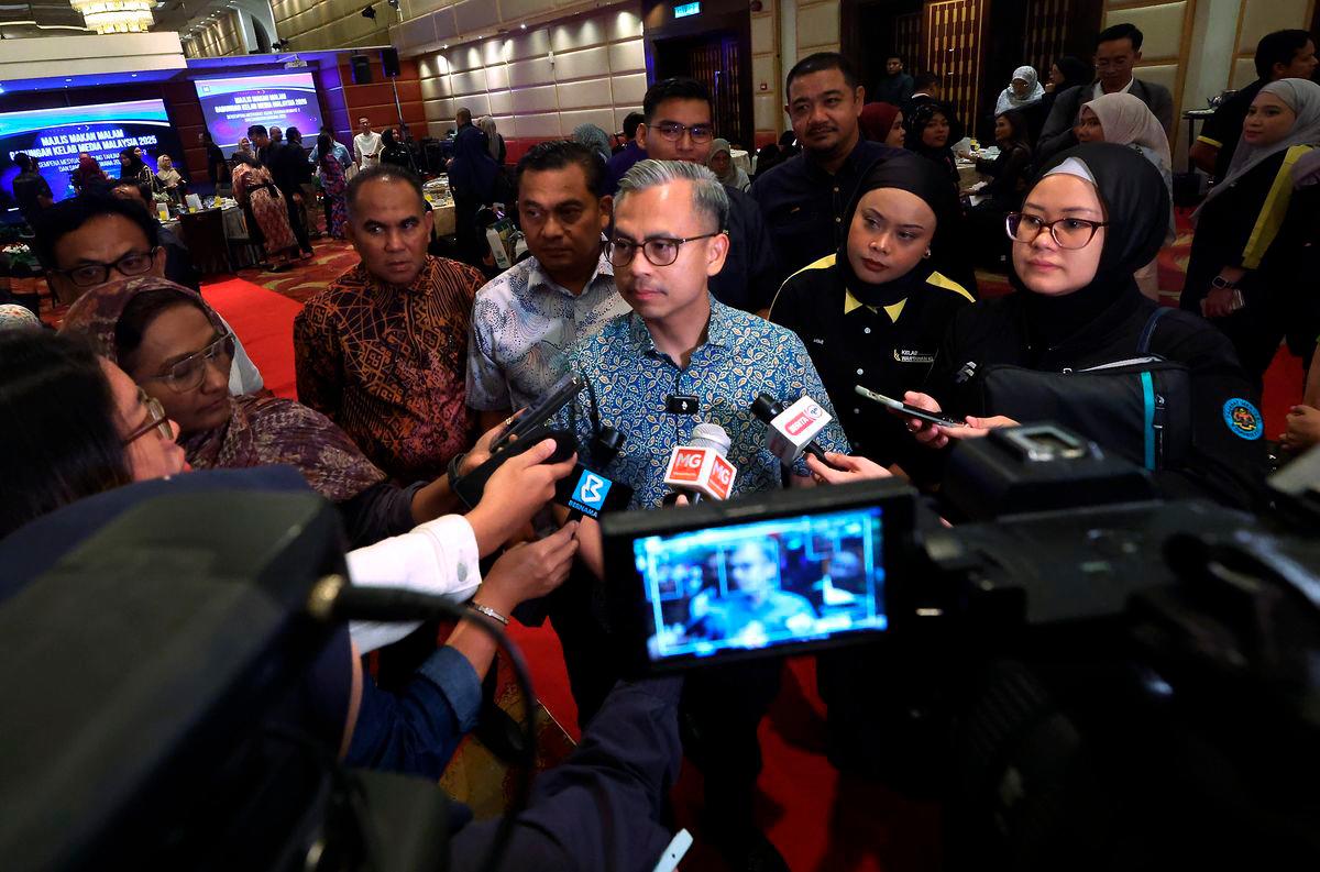 Menteri Komunikasi Datuk Fahmi Fadzil pada sidang media selepas Majlis Makan Malam Gabungan Kelab Media Malaysia 2025 sempena Mesyuarat Agung Tahunan GKMM ke-2 dan Sambutan Hari Wartawan Nasional (HAWANA) 2025 yang berlangsung esok di Pusat Dagangan Dunia Kuala Lumpur (WTCKL). BERNAMA