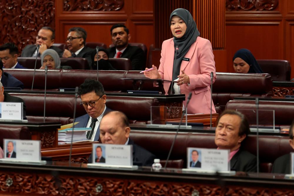 KUALA LUMPUR, March 21 -- Minister of Education, Fadhlina Sidek answered questions at the Minister’s Question Time in conjunction with the National Assembly Conference at the Parliament Building today. BERNAMAPIX