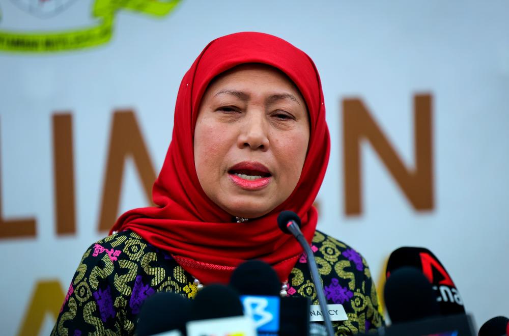 Menteri Pembangunan Wanita, Keluarga dan Masyarakat Datuk Seri Nancy Shukri - fotoBERNAMA