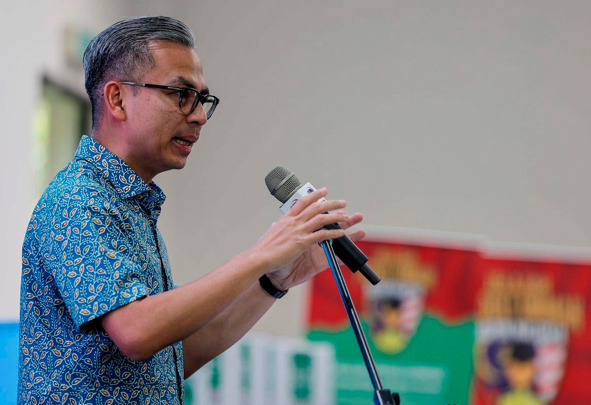 Communications Minister Datuk Fahmi Fadzil - BERNAMApix