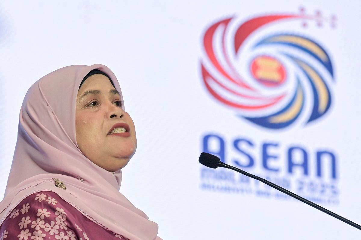 - fotoBERNAMA