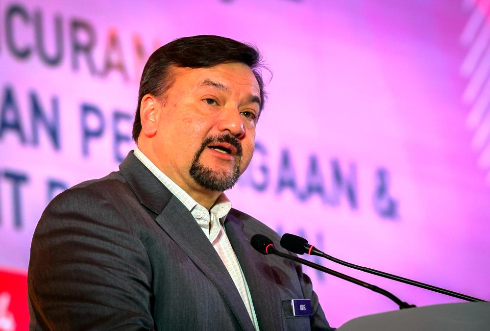 Menteri Kewangan ll, Datuk Seri Amir Hamzah. - fotoBERNAMA