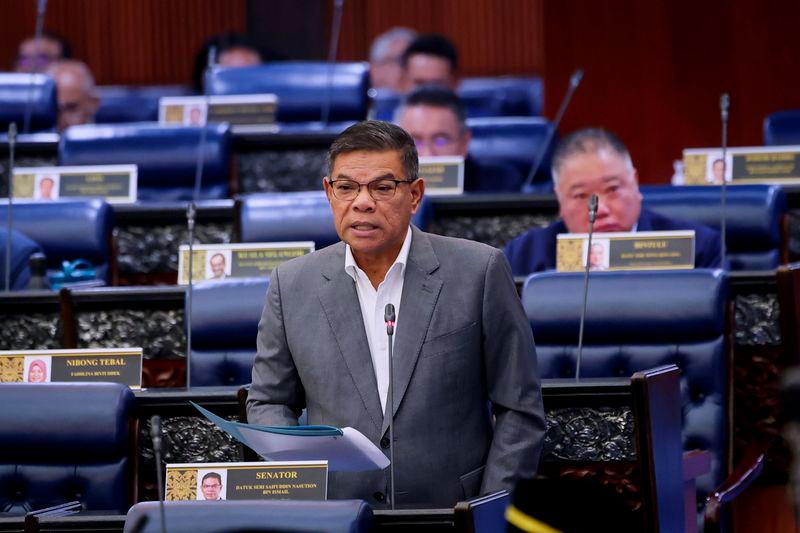 Menteri Dalam Negeri Datuk Seri Saifuddin Nasution Ismail pada Persidangan Dewan Rakyat sempena Mesyuarat Ketiga Penggal Ketiga Parlimen ke-15 di Parlimen hari ini. - fotoBERNAMA