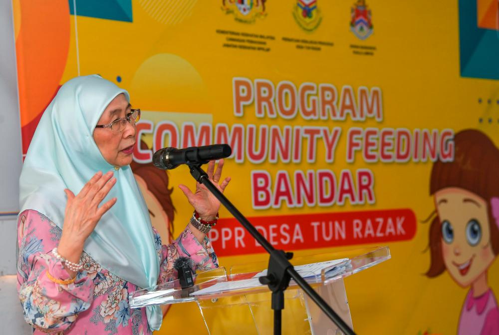 Isteri Perdana Menteri yang juga Ahli Parlimen Bandar Tun Razak, Datuk Seri Dr Wan Azizah Wan Ismail. - fotoBERNAMA