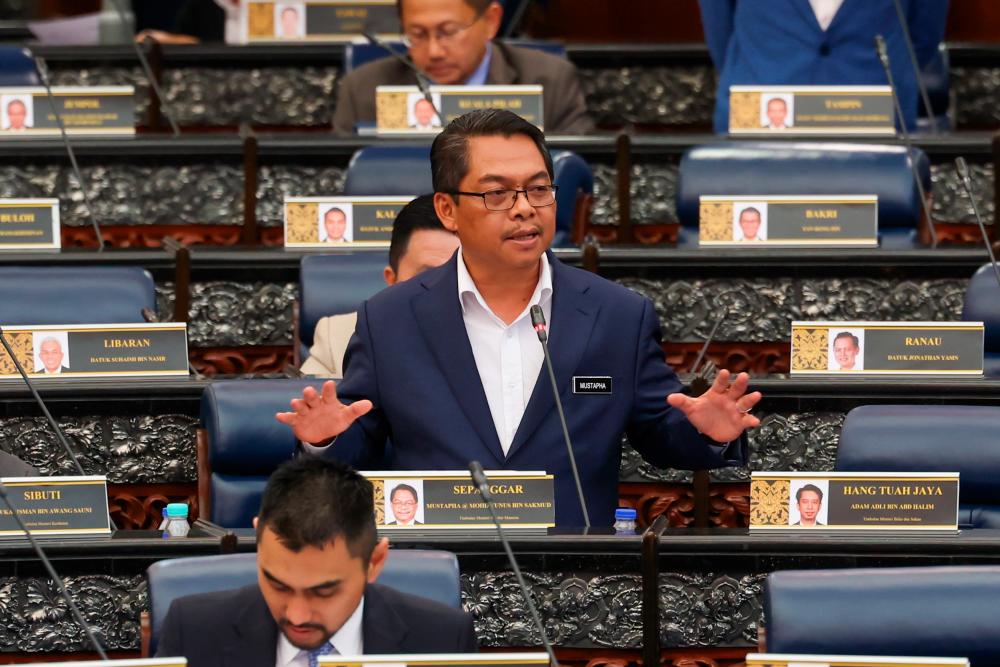 KUALA LUMPUR, June 7 -- Deputy Minister of Human Resources Mustapha @ Mohd Yunus Sakmud during a question and answer session at the Dewan Rakyat Conference at the Parliament Building today. BERNAMAPIX