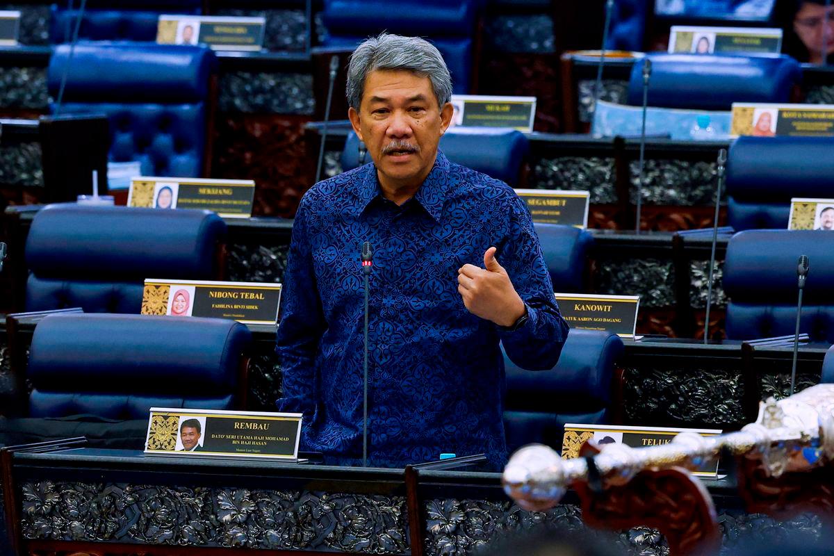 Menteri Luar Negeri merangkap Ahli Parlimen Rembau Datuk Seri Mohamad Hasan pada sesi pertanyaan-pertanyaan bagi jawab lisan ketika Mesyuarat Kedua, Penggal Keempat Parlimen ke-15 Dewan Rakyat di Bangunan Parlimen hari ini- BERNAMA