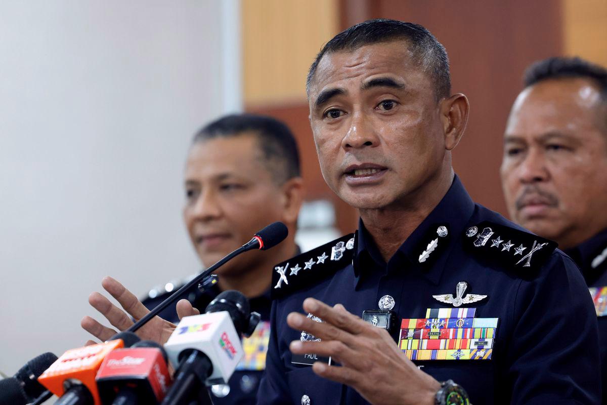 Ketua Polis Kuala Lumpur Datuk Fadil Marsus bercakap pada sidang media di Ibu Pejabat Polis Kontinjen Kuala Lumpur. - BERNAMA