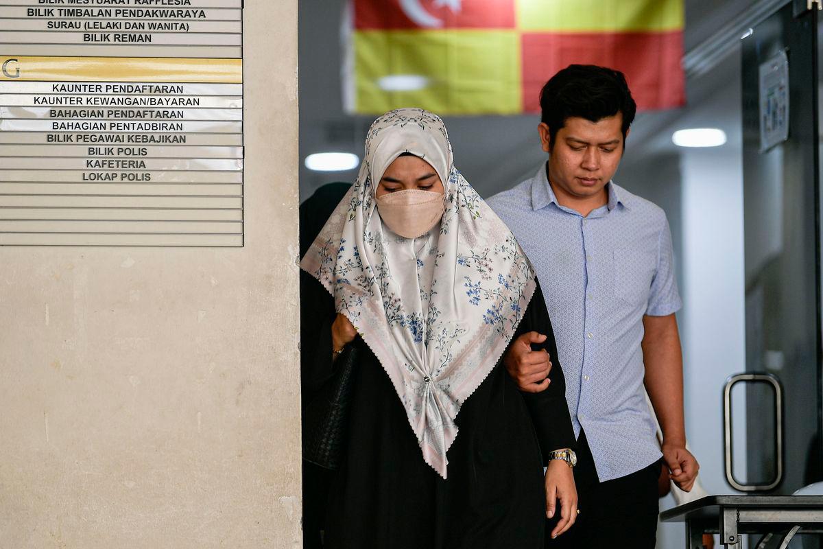 Mahkamah Sesyen di sini hari ini melepaskan dan membebaskan bapa kepada Zayn Rayyan Abdul Matin, iaitu Zaim Ikhwan Zahari (kanan) daripada pertuduhan mengabaikan kanak-kanak autistik berusia enam tahun itu sehingga menyebabkan kecederaan fizikal terhadapnya, dua tahun lepas. - BERNAMA