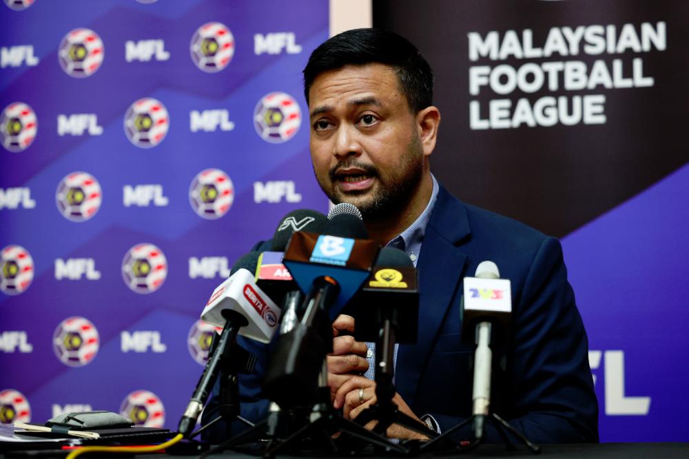Malaysia Football League (MFL) Chief Executive Officer (CEO) Stuart Ramalingam speaks at a press conference on the 2023 Malaysia League Calendar at Wisma FAM today./ BERNAMAPIC