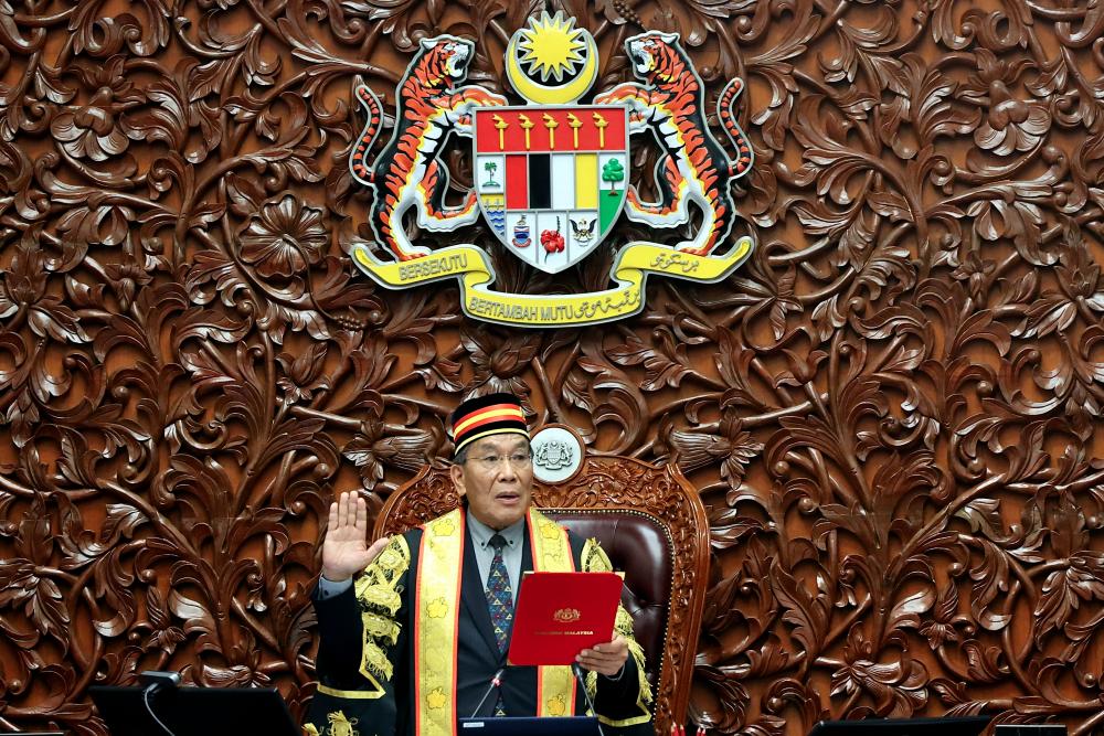 Former Bukit Mas Member of Parliament, Datuk Mutang Tagal taking oath of office as the 20th president of the Dewan Negara at the Parliament House today. - BERNAMA (2024) COPYRIGHT RESERVED