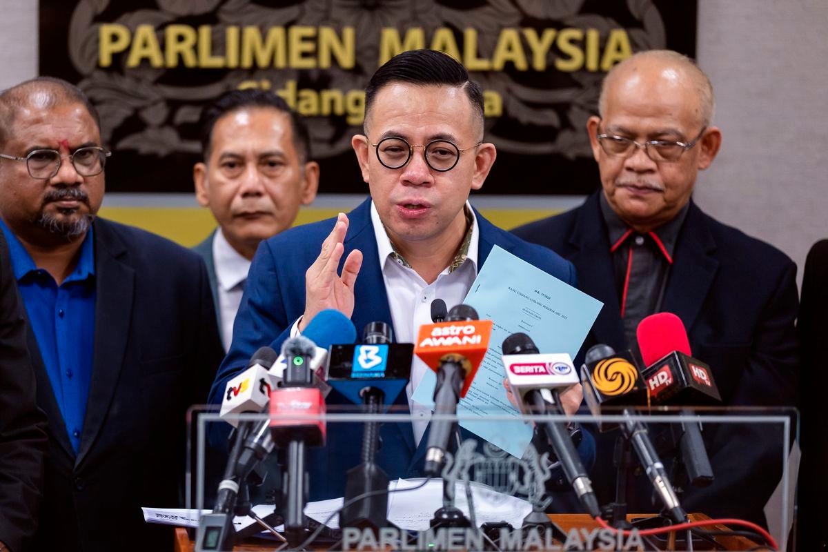 Human Resources Minister Steven Sim - Photo by BERNAMA