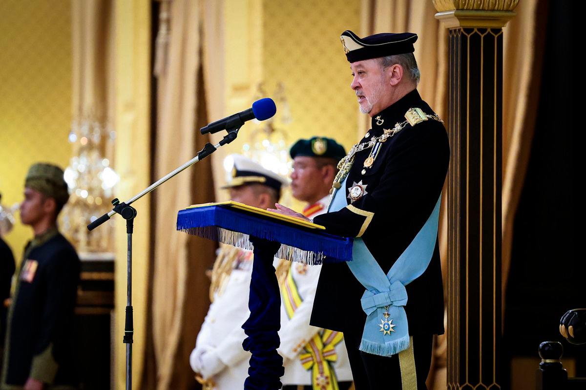 Yang di-Pertuan Agong Sultan Ibrahim berkenan bertitah pada Istiadat Menghadap dan Istiadat Pengurniaan Darjah Kebesaran, Bintang dan Pingat Persekutuan 2025 bersempena Ulang Tahun Hari Keputeraan Rasmi Yang di-Pertuan Agong Sultan Ibrahim di Istana Negara hari ini. BERNAMApix