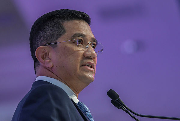 Gig economy will be given emphasis in 12MP: Azmin