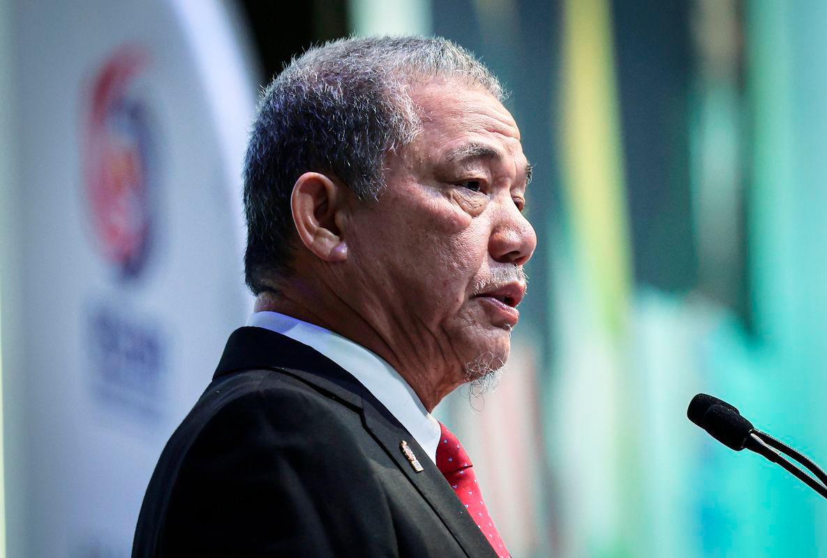 Deputy Prime Minister Datuk Seri Fadillah Yusof - Bernamapix