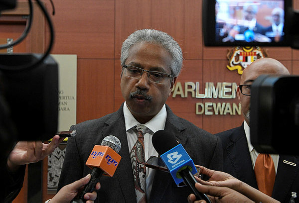Lifting ban on G25’s book shows govt upholds freedom of expression, says Waytha