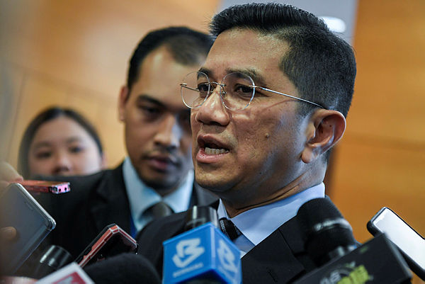 Azmin attends PKR meeting for the first time in a year