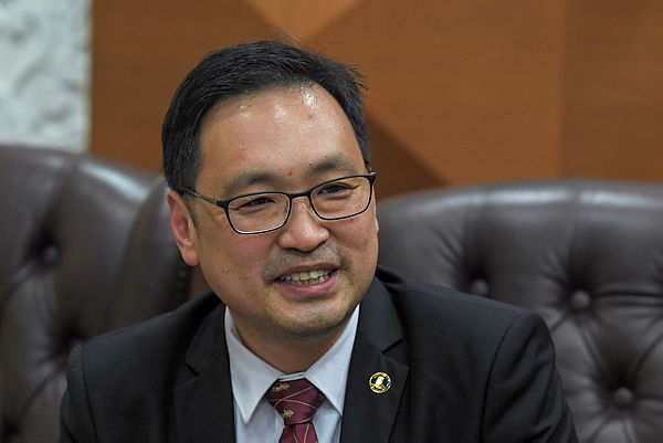 Sarawak PH reps have direct access to monitor citizenship applications: Chong