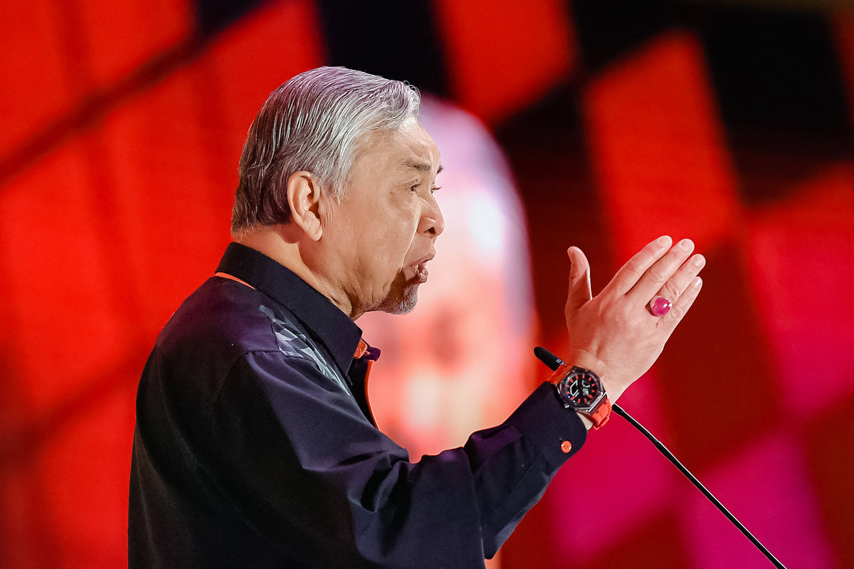 Deputy Prime Minister Datuk Seri Dr Ahmad Zahid Hamidi delivers a speech at the 2025 FELDA Settlers’ Appreciation Ceremony at the Malaysia International Trade and Exhibition Centre (MITEC) today. – BERNAMA