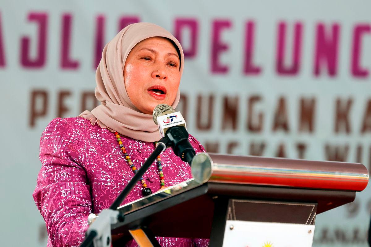 Menteri Pembangunan Wanita, Keluarga dan Masyarakat Datuk Seri Nancy Shukri berucap pada majlis Peluncuran Program Advokasi Perlindungan Kanak-Kanak: Kasih Kanak-Kanak Peringkat Wilayah Persekutuan Tahun 2025 di Pantai Dalam, Kuala Lumpur hari ini- BERNAMA