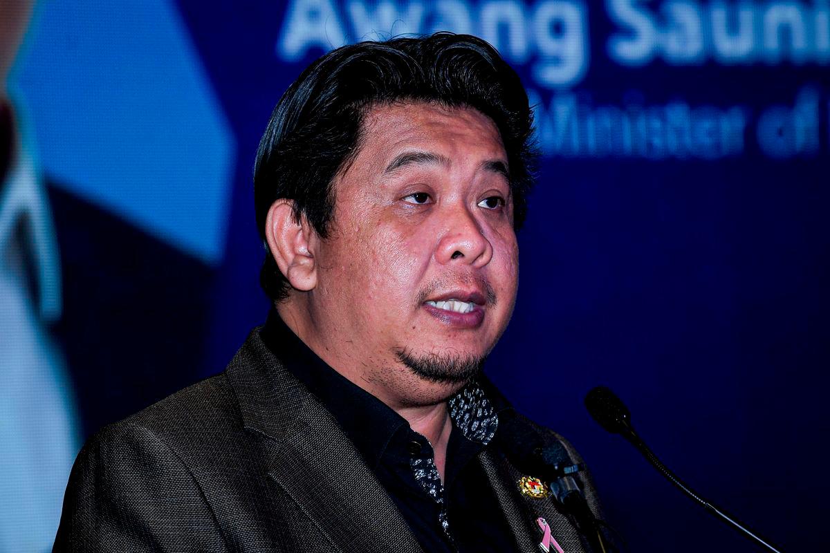 Timbalan Menteri Kesihatan Datuk Lukanisman Awang Sauni - fotoBERNAMA