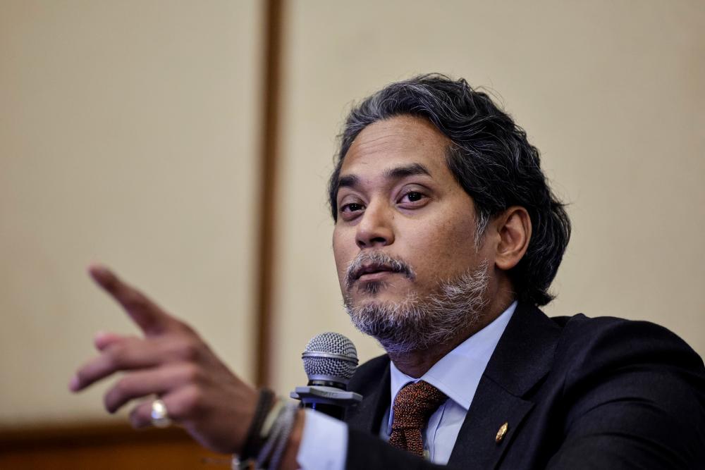 KUALA LUMPUR, 7 Sept -- Menteri Kesihatan Khairy Jamaluddin ketika sidang media berkenaan pemakaian pelitup muka selepas majlis pelancaran Persidangan Persatuan Ubat Generik dan Biosimilar Antarabangsa (IGBA) - Organisasi bagi Industri Farmaseutikal Malaysia (MOPI) 2022 hari ini. fotoBERNAMA