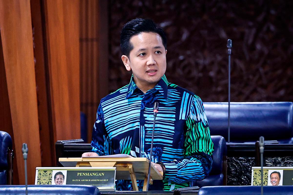The Deputy Minister of Agriculture and Food Security, Datuk Seri Arthur Joseph Kurup, at the Second Meeting, Fourth Session of the 15th Parliament, Dewan Rakyat Conference in the Parliament Building today. - BERNAMA