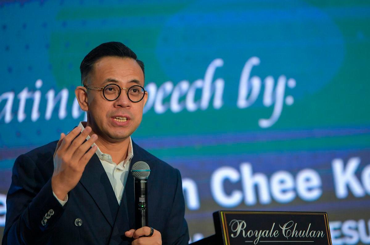 Human Resources Minister Steven Sim - Photo by BERNAMA