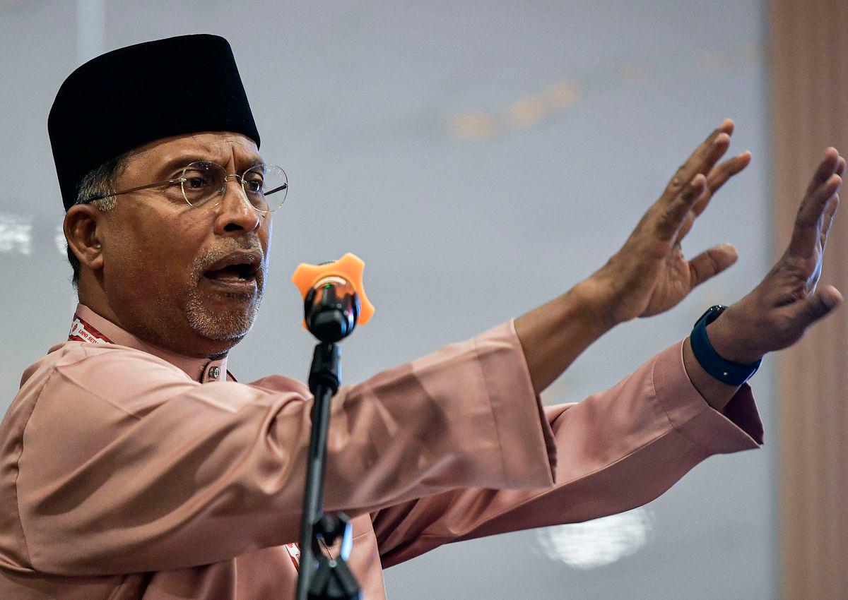 Datuk Seri Dr Zambry Abd Kadir - BERNAMA