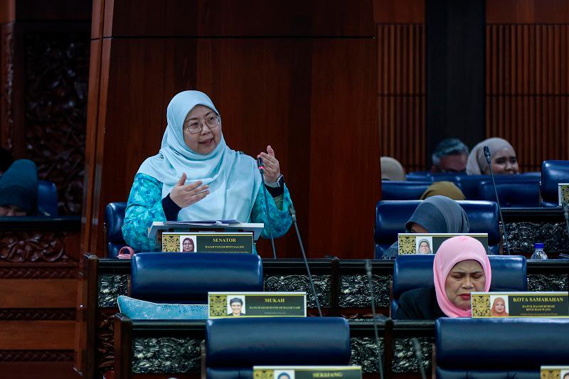 Timbalan Menteri Perdagangan Dalam Negeri dan Kos Sara Hidup Fuziah Salleh. - fotoBERNAMA