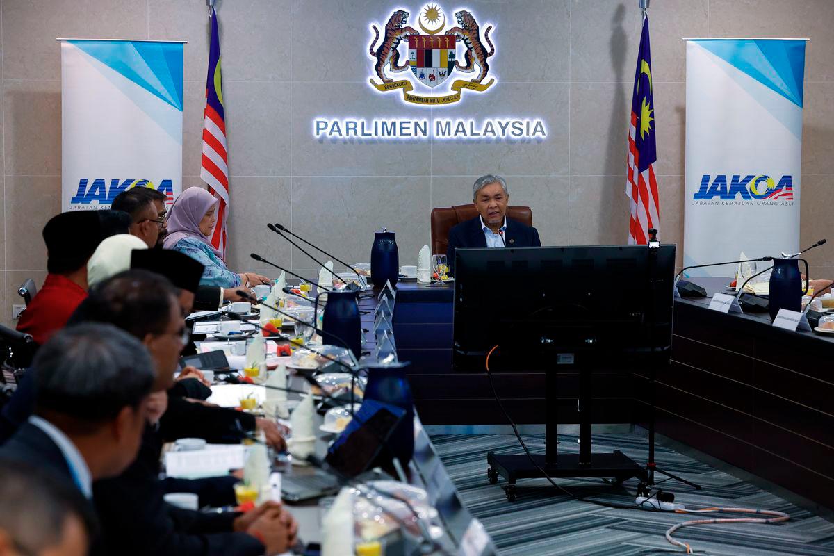 Deputy Prime Minister Datuk Seri Dr Ahmad Zahid Hamidi chaired a Special Meeting of the Indigenous Peoples’ Legislative Council on the proposed amendments to the Aboriginal Peoples Act (Act 134) at the Parliament building today. – BERNAMA