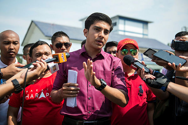 Youth and Sports Minister Syed Saddiq Syed Abdul Rahman, who also serves as Pakatan Harapan Youth chief, speaks to reporters after lodging a police report on the incident that had taken place in Semenyih this morning, at Sungai Way Police Station on Feb 16, 2019. — Bernama