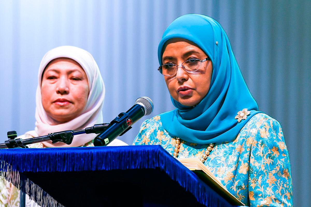 Her Majesty Raja Zarith Sofiah - Photo by BERNAMA