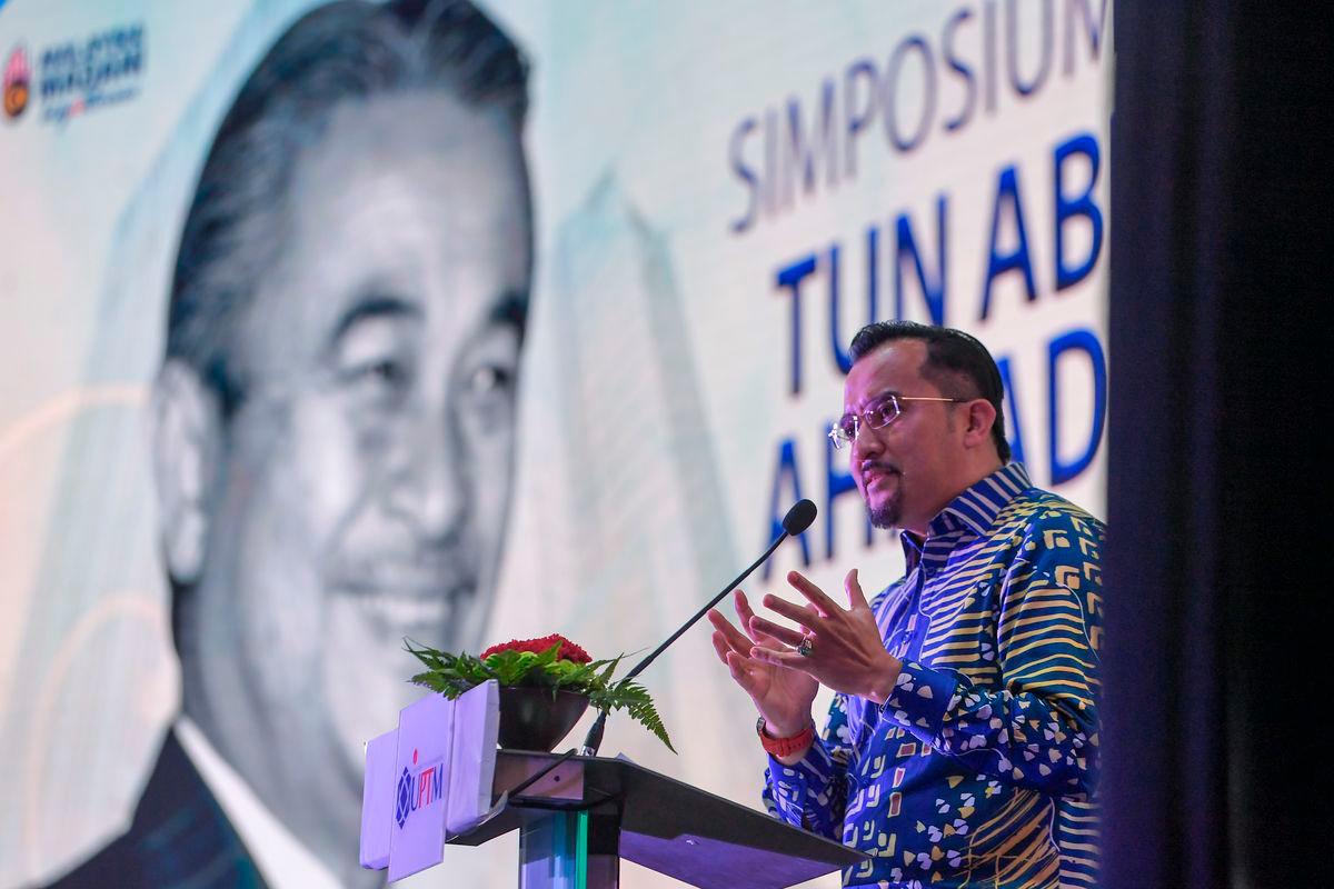Dr Asyraf Wajdi Dusuki - Bernamapix