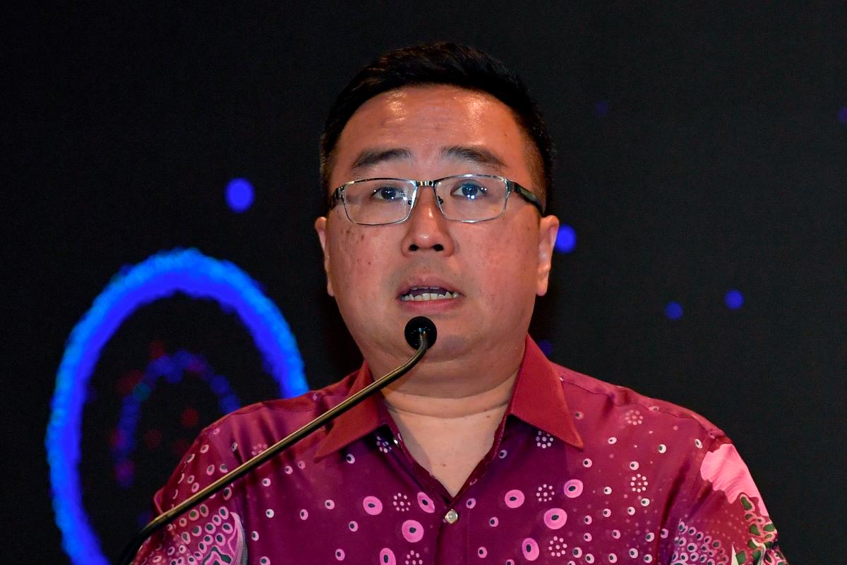 KUALA LUMPUR, 19 Ogos -- Menteri Sains, Teknologi dan Inovasi Chang Lih Kang menyampaikan ucapan pada Majlis Pengumuman Penerima Geran Penyelidikan Dr Ranjeet Bhagwan Singh 2024 di Asian International Arbitration hari ini.-- fotoBERNAMA (2024) HAK CIPTA TERPELIHARA