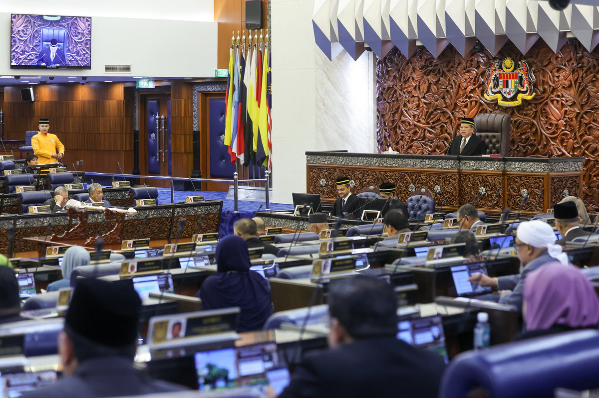Speaker of the House of Representatives, Tan Sri Johari Abdul, spoke during the Second Meeting of the Fourth Session of the 15th Parliament at the Parliament Building. – BERNAMA