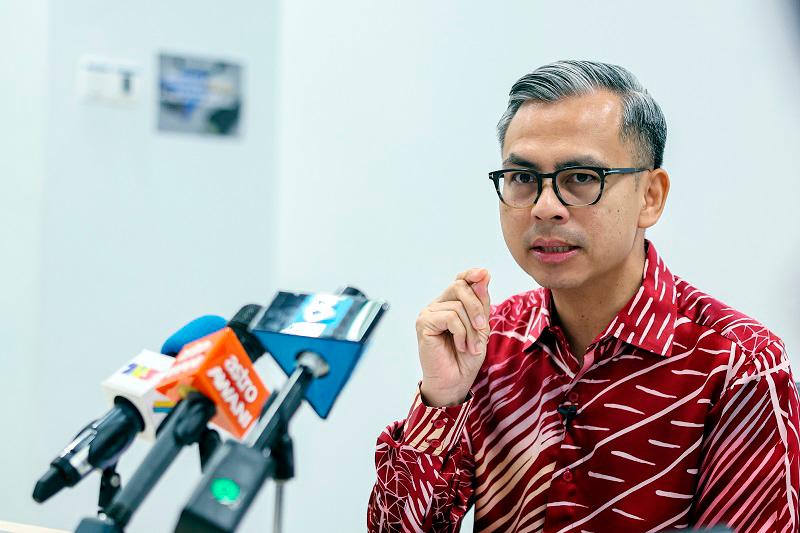 Menteri Komunikasi, Fahmi Fadzil. - fotoBERNAMA