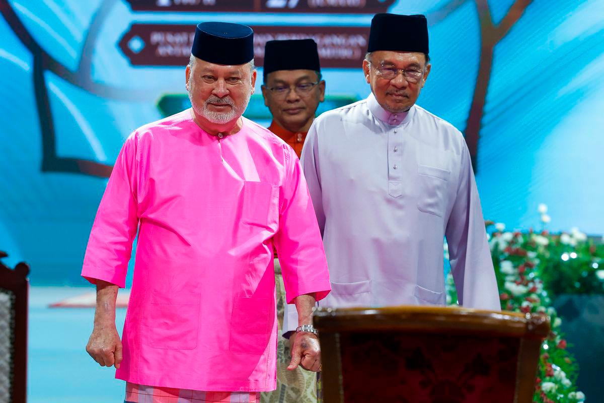 Yang di-Pertuan Agong, Sultan Ibrahim, berkenan berangkat menyempurnakan Majlis Sambutan Maal Hijrah Peringkat Kebangsaan 1447H/2025M di Pusat Perdagangan dan Pameran Antarabangsa Malaysia (MITEC), hari ini - BERNAMA