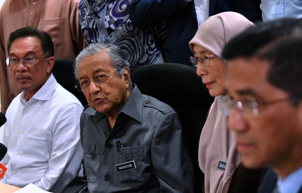Prime Minister Tun Dr Mahathir Mohamad, who is also PH chairman, during a press conference after chairing the PH Presidential Council Meeting at the Al-Bukhary Foundation on May 3, 2019. - Bernama